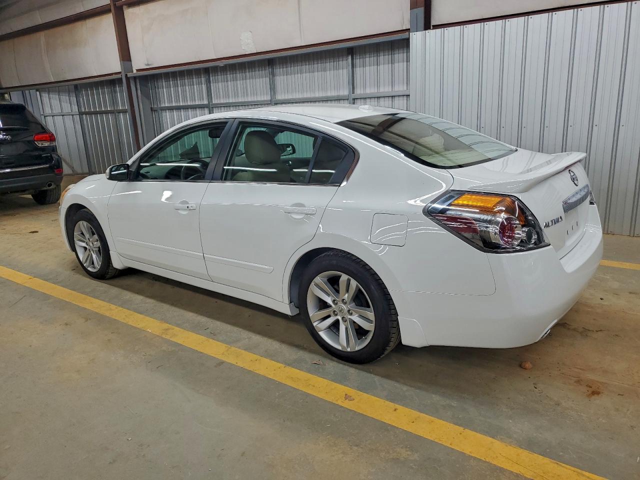 Nissan Altima Sr Image 5