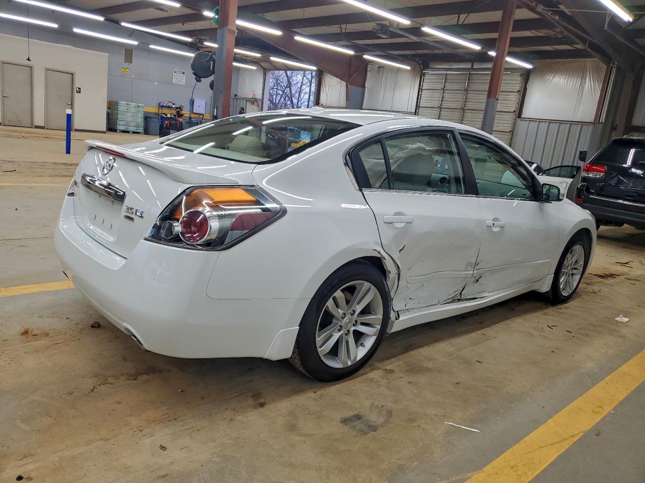 Nissan Altima Sr Image 7