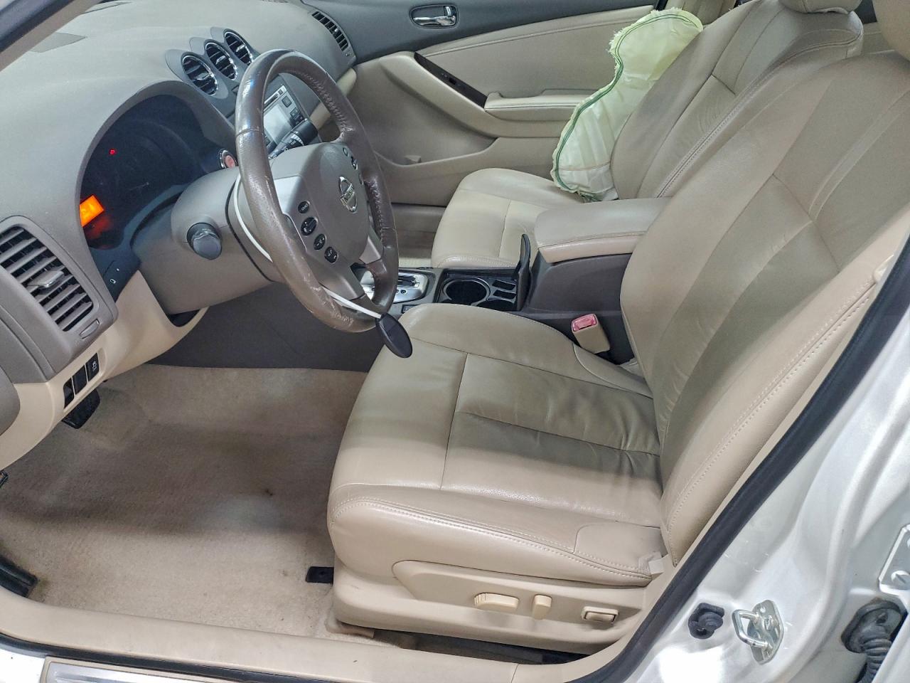 Nissan Altima Sr Image 11