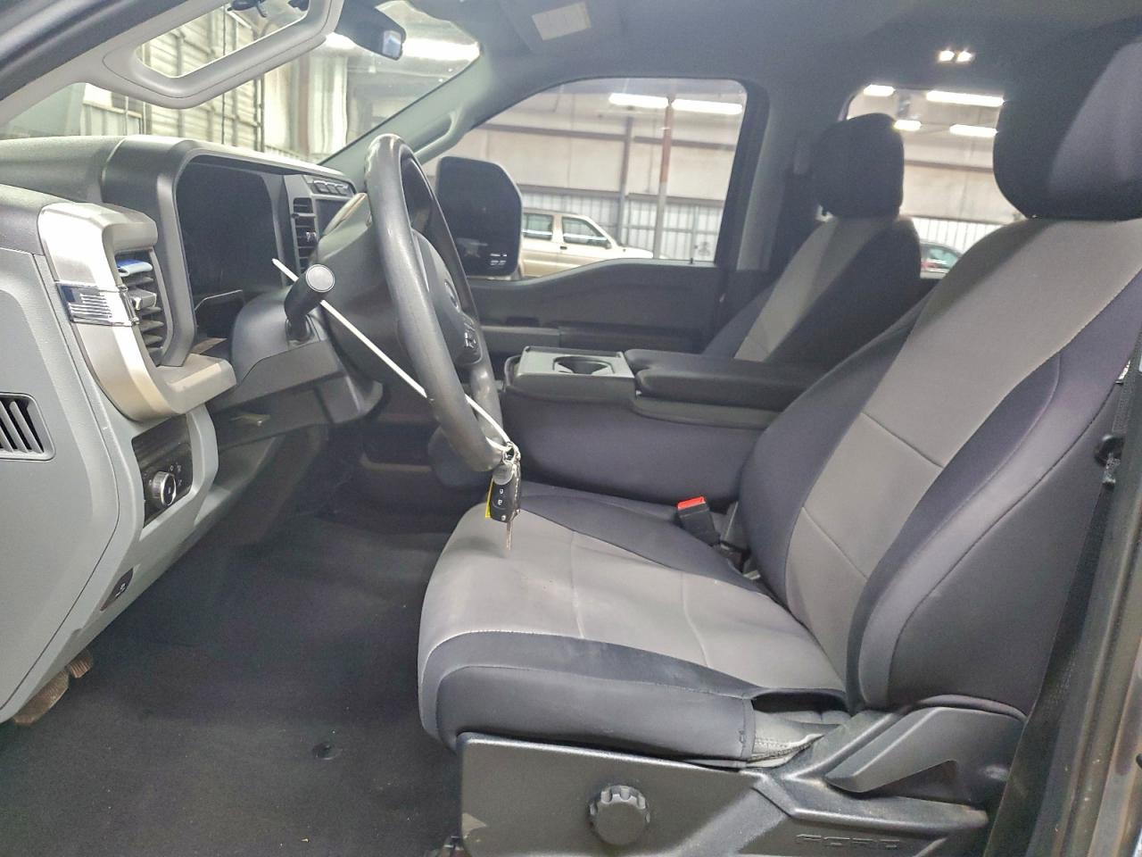 Ford F-250 Super Duty Image 2