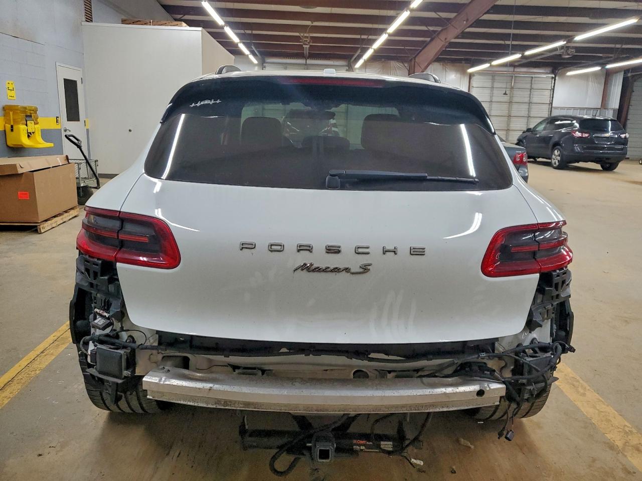 Porsche Macan S Image 2