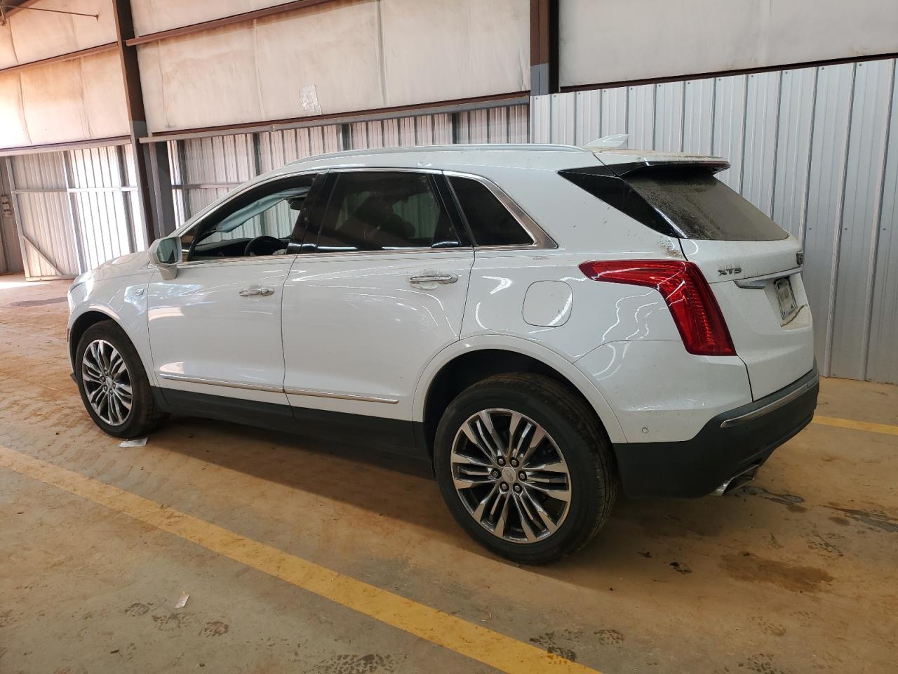 Cadillac XT5 Premium Luxury Image 2