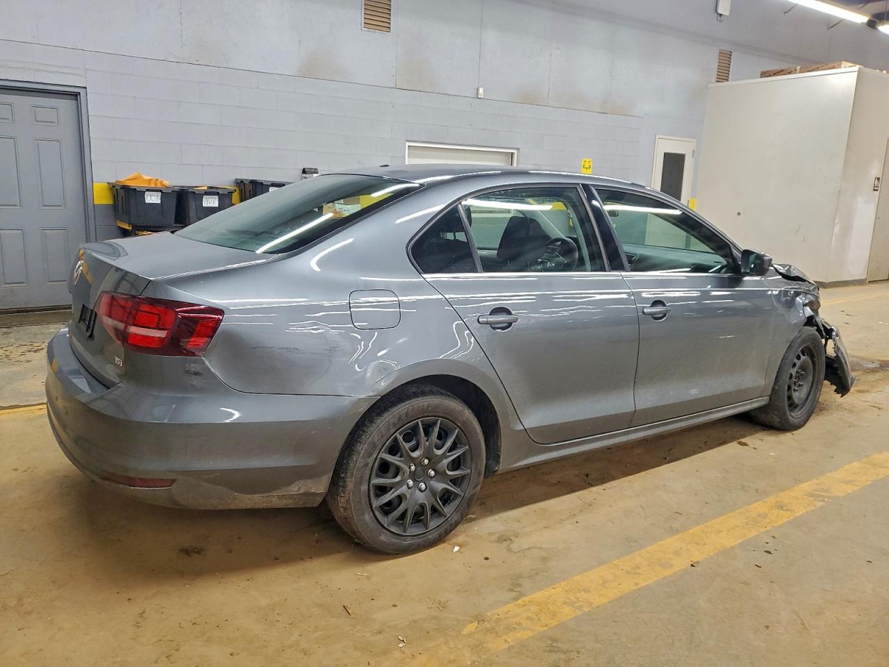 Volkswagen Jetta S Image 3