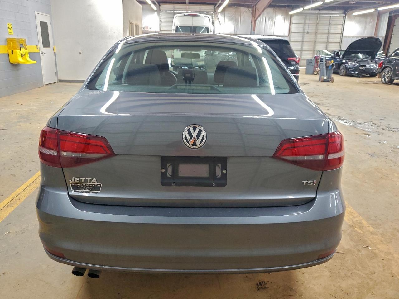 Volkswagen Jetta S Image 10