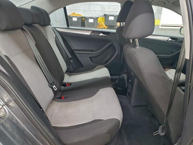 Volkswagen Jetta S Image 8