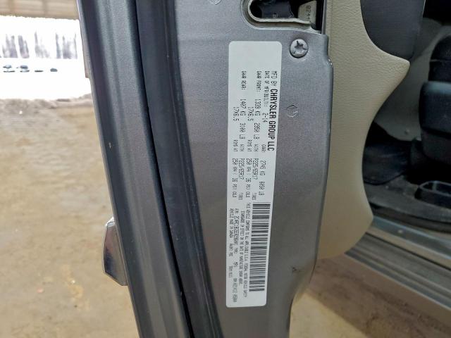 Chrysler Minivan Touring Image 11