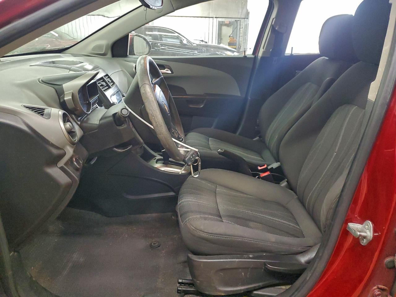 Chevrolet Sonic Lt Image 6