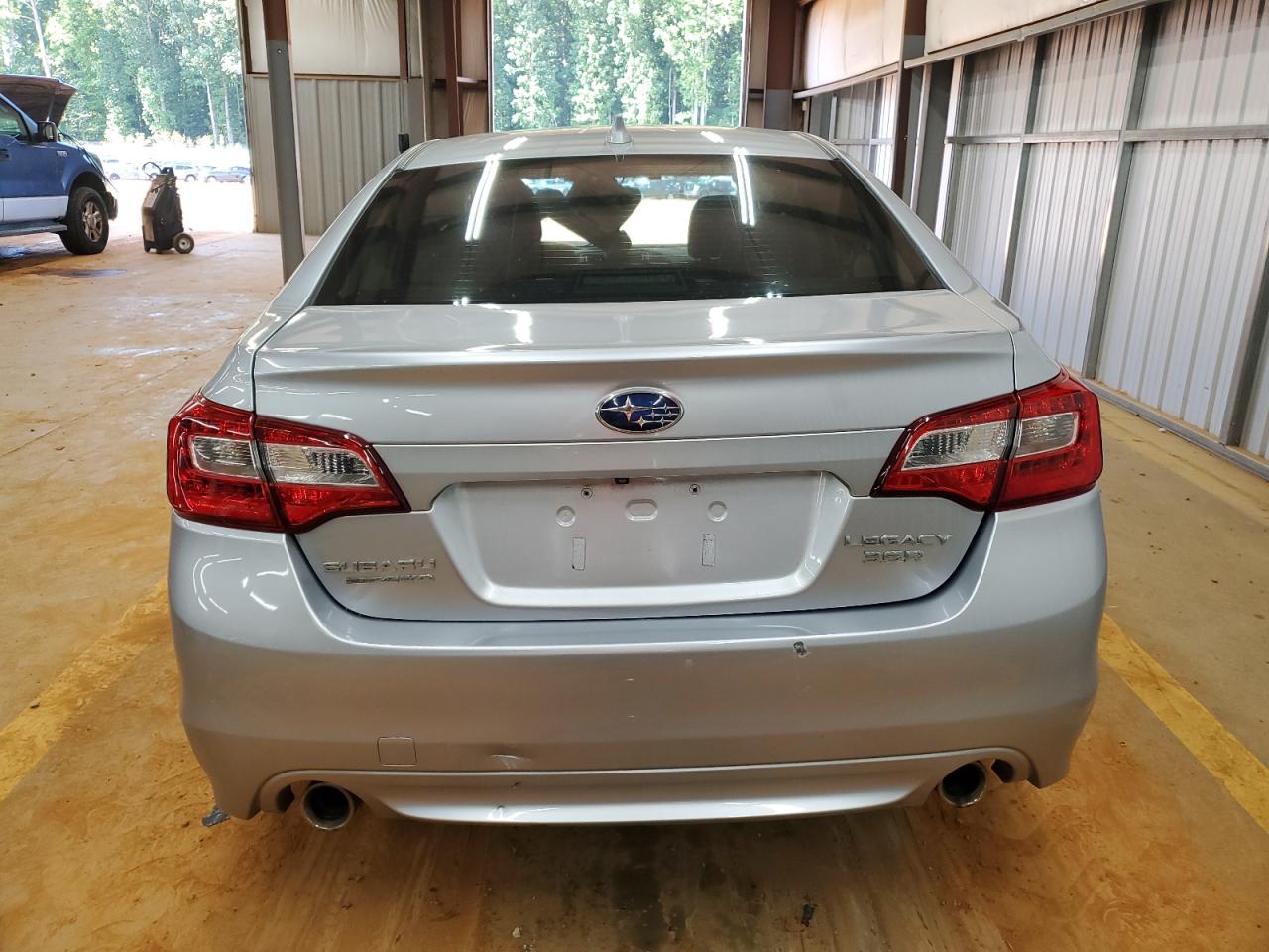 Subaru Legacy 3.6r Limited Image 7