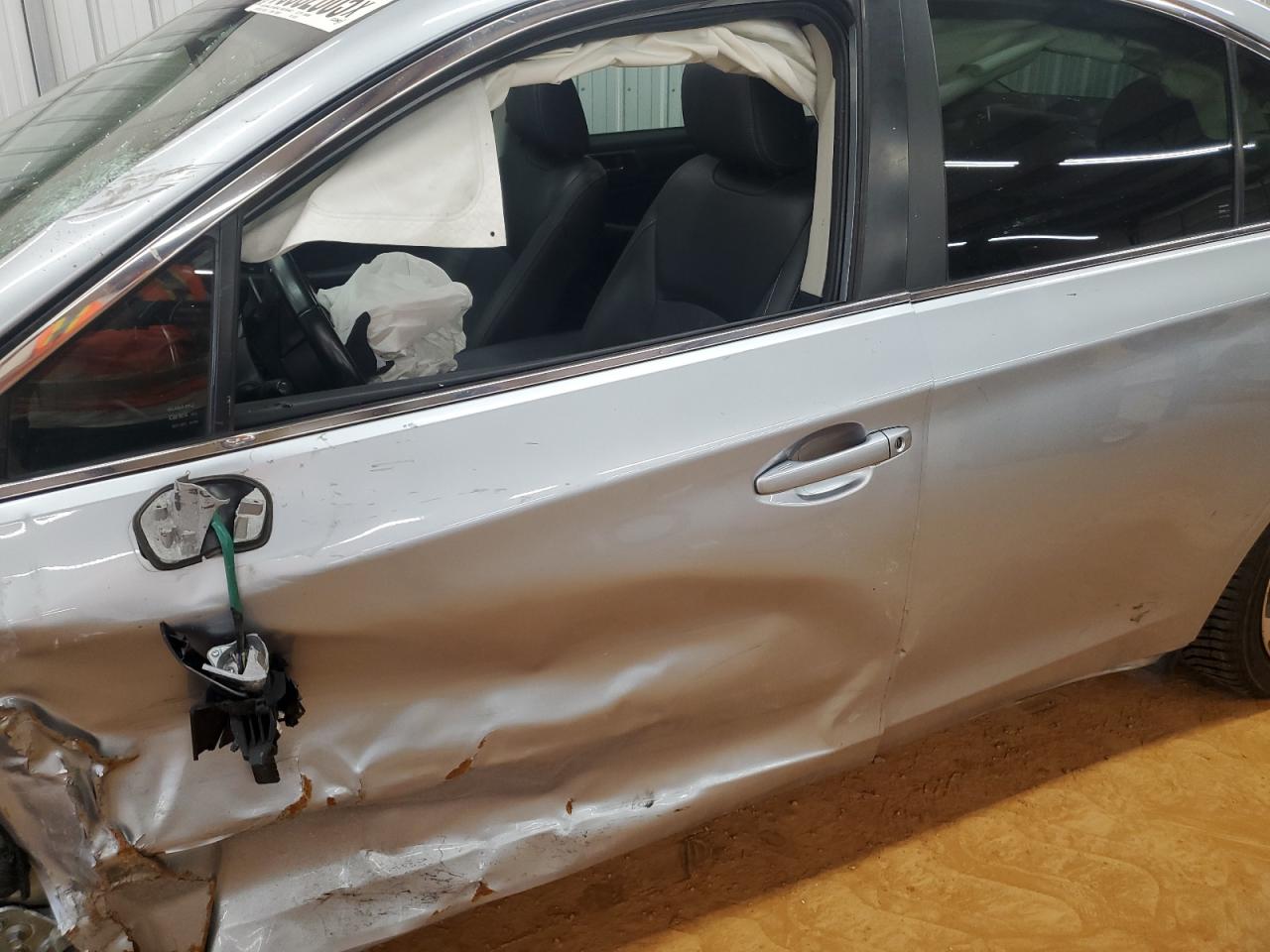 Subaru Legacy 3.6r Limited Image 12