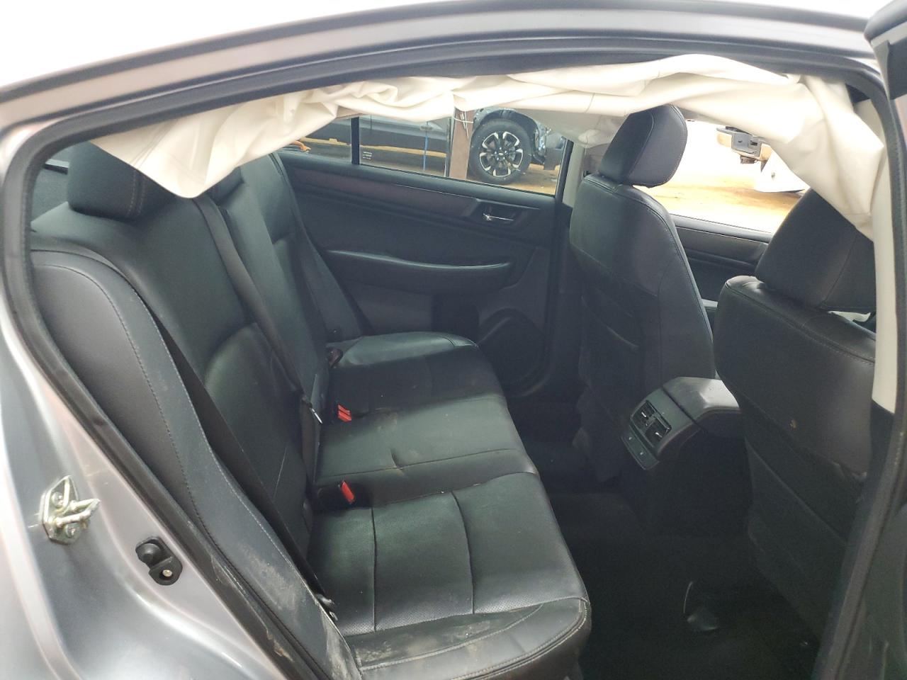 Subaru Legacy 3.6r Limited Image 11