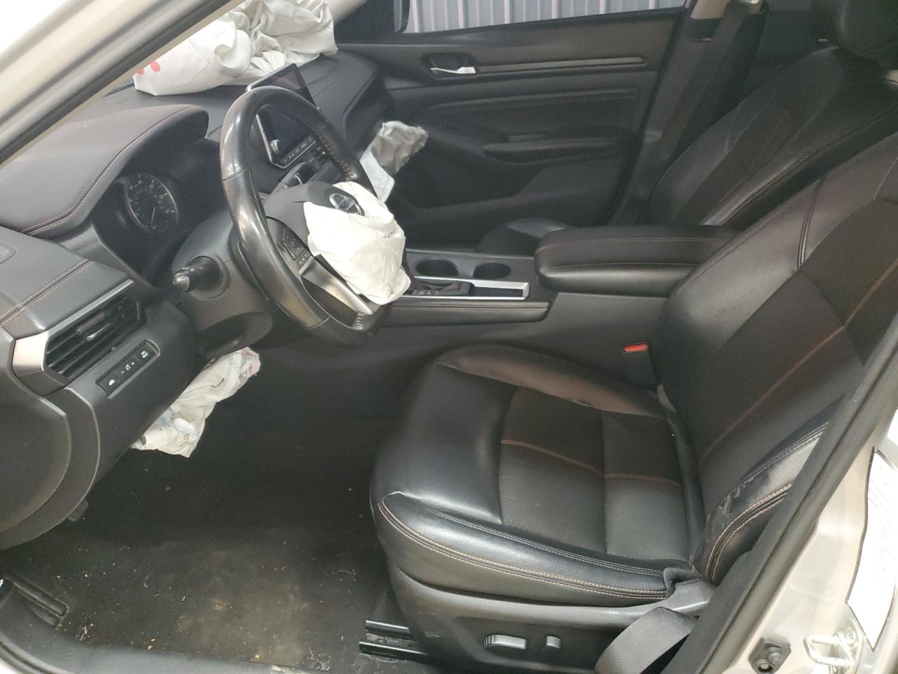 Nissan Altima Sr Image 8