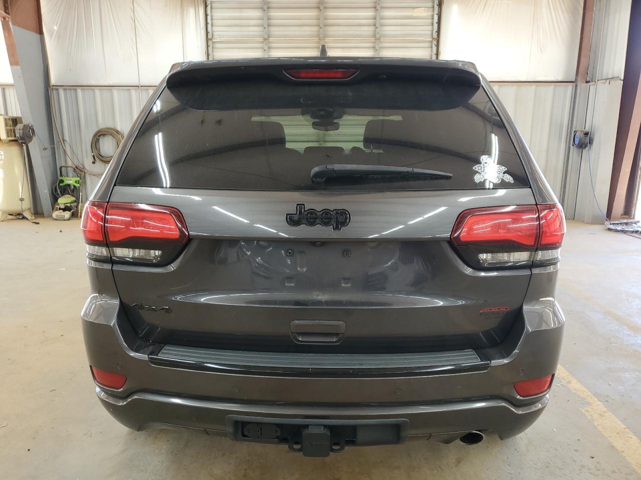 Jeep Grand Cherokee Laredo Image 8