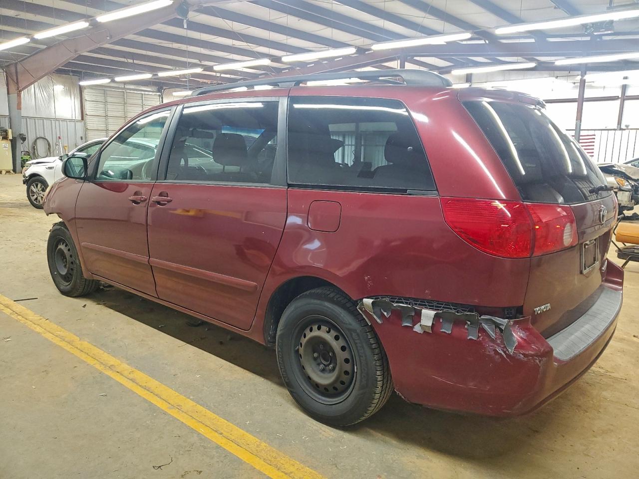 Toyota Sienna Ce Image 4