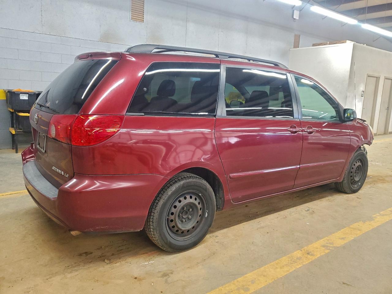 Toyota Sienna Ce Image 7