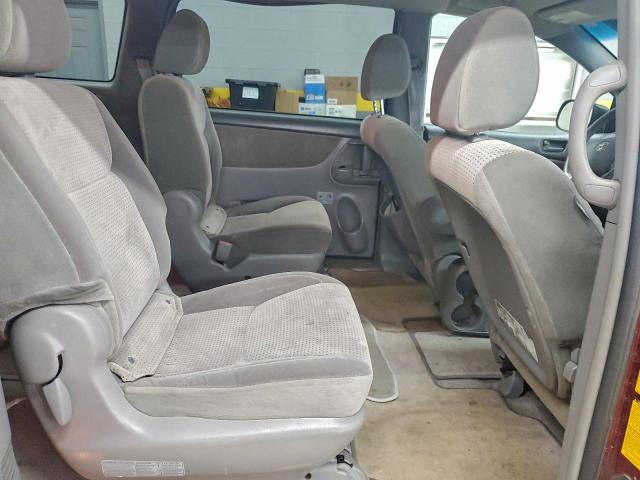 Toyota Sienna Ce Image 12