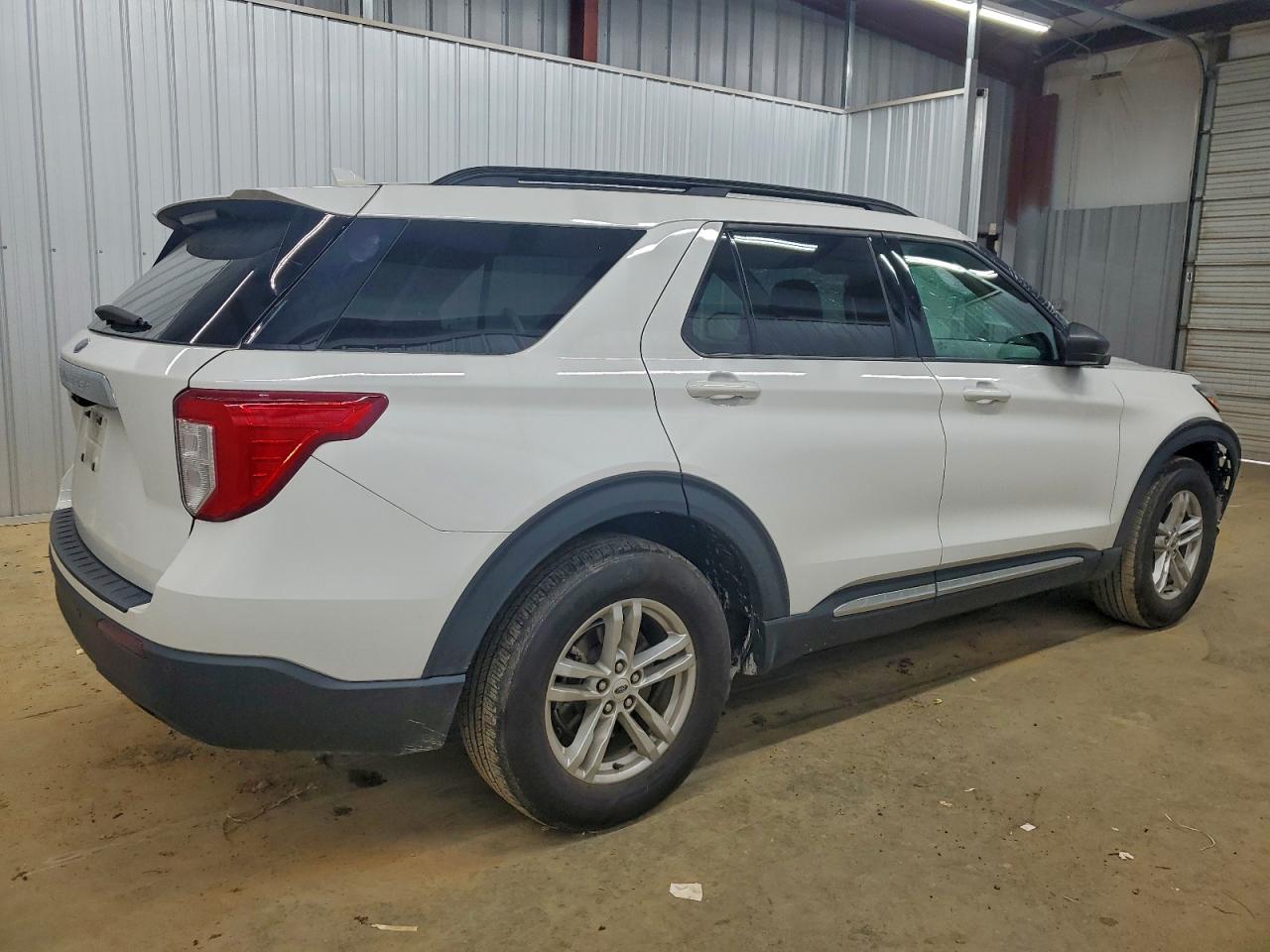 Ford Explorer Xlt Image 8