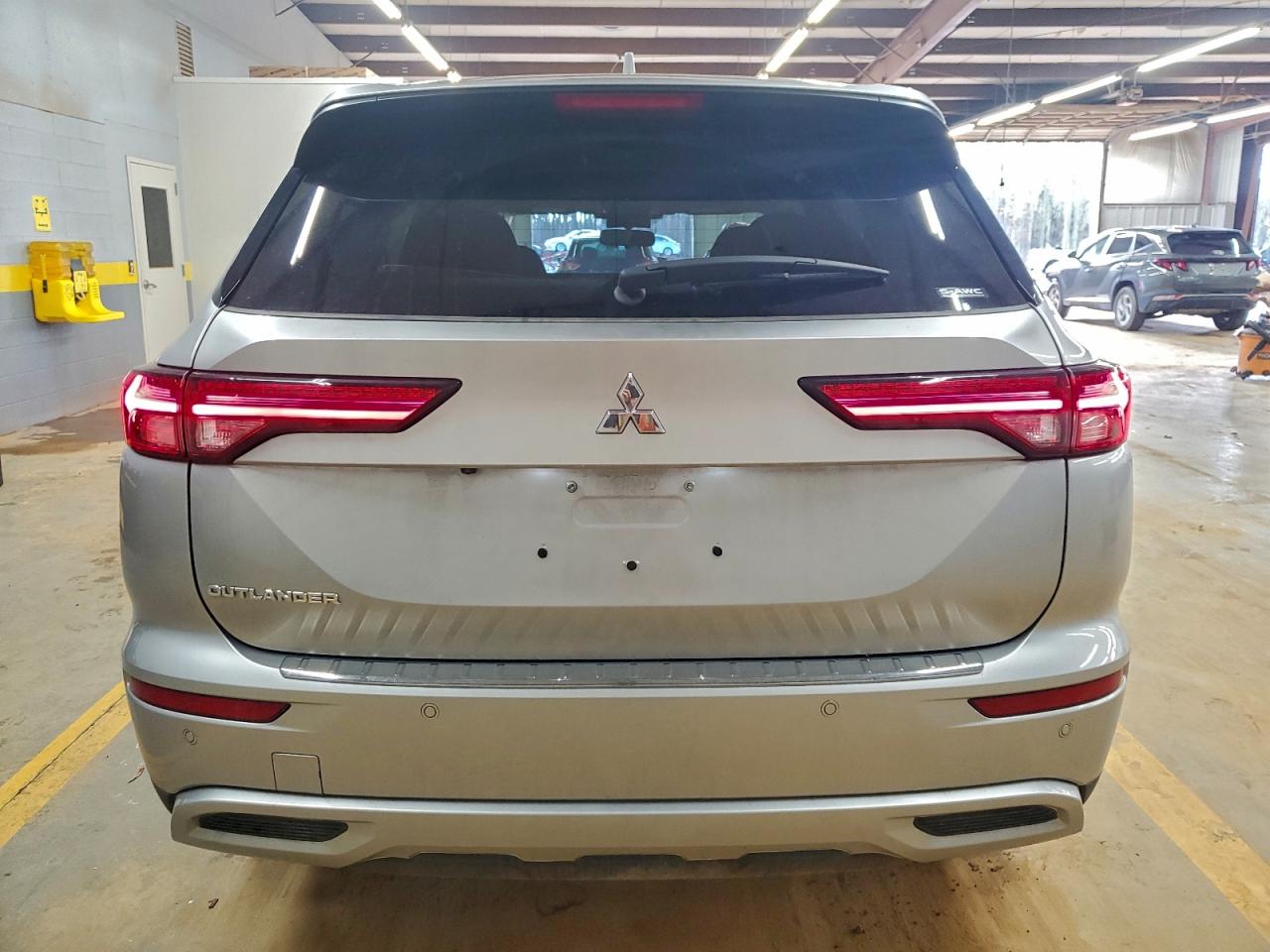 Mitsubishi Outlander Se Image 12