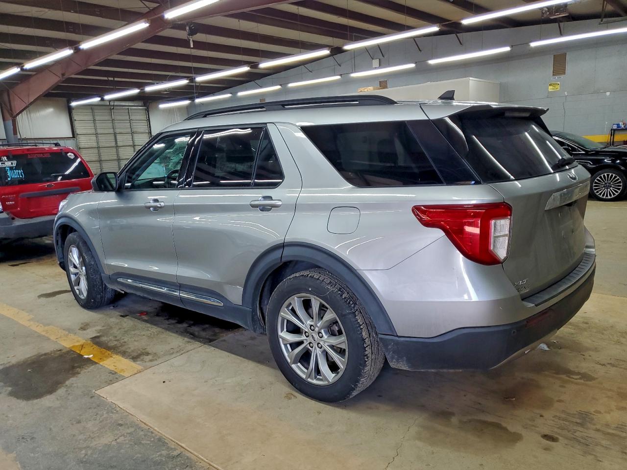 Ford Explorer Xlt Image 2