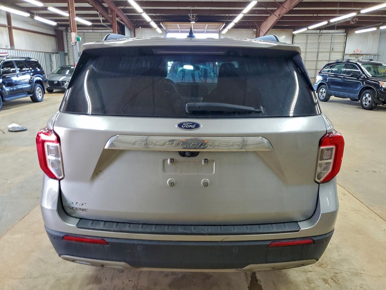 Ford Explorer Xlt Image 12