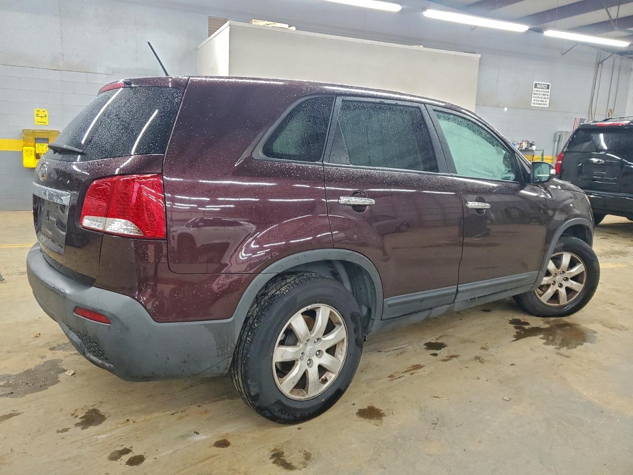 Kia Sorento Base Image 4