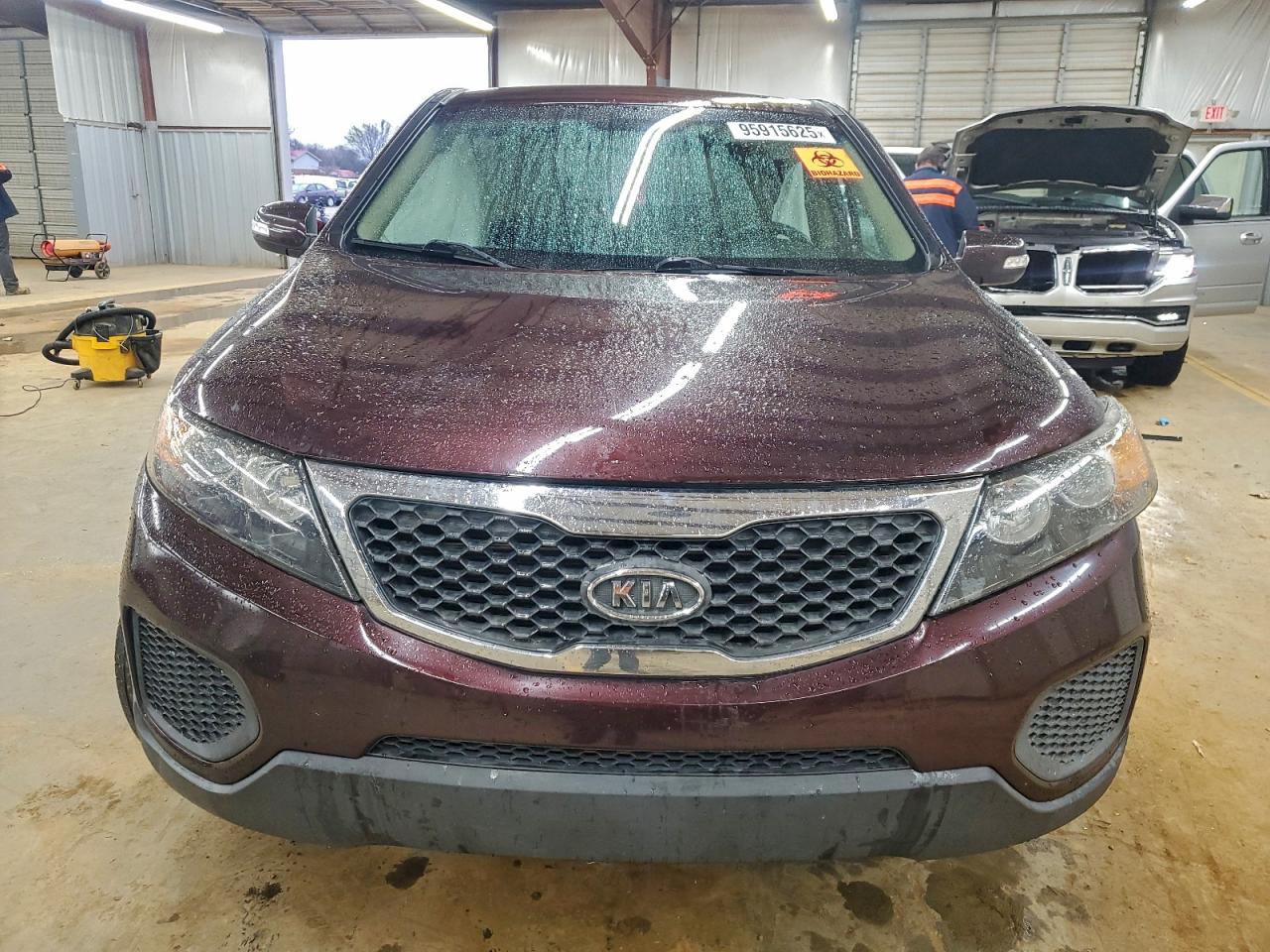 Kia Sorento Base Image 12