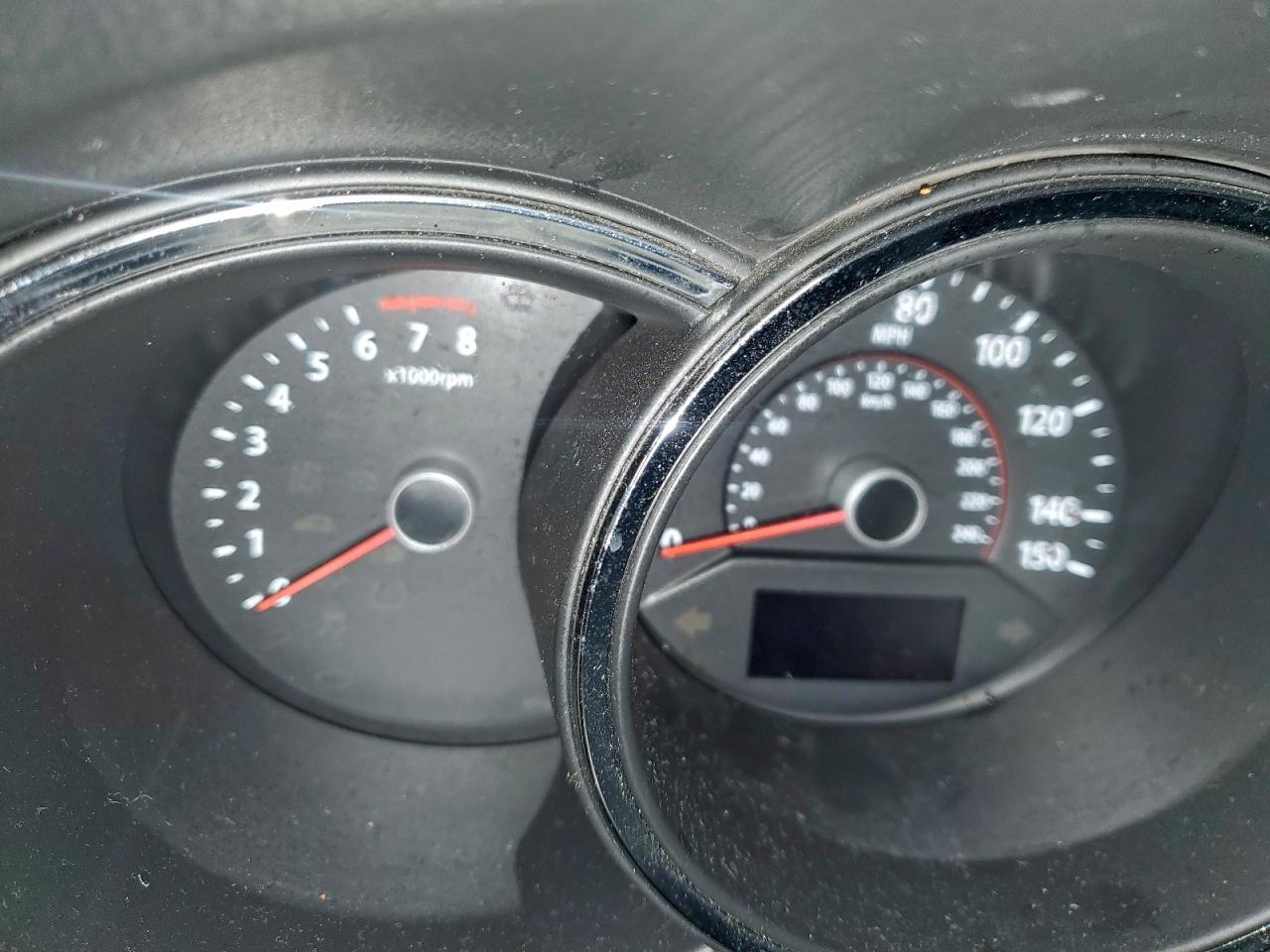 Kia Sorento Base Image 2