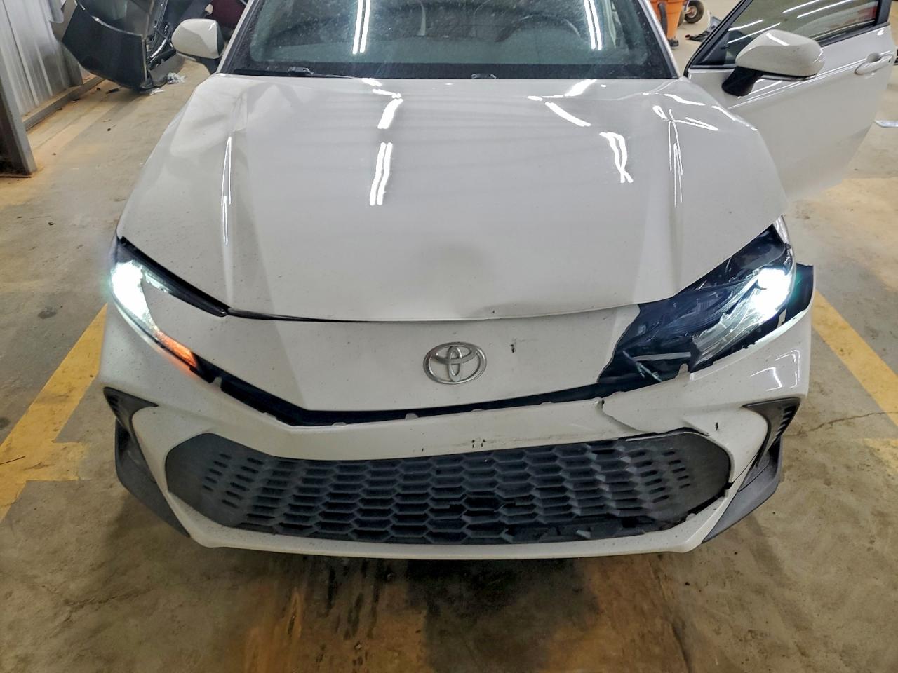 Toyota Camry Xse Image 10