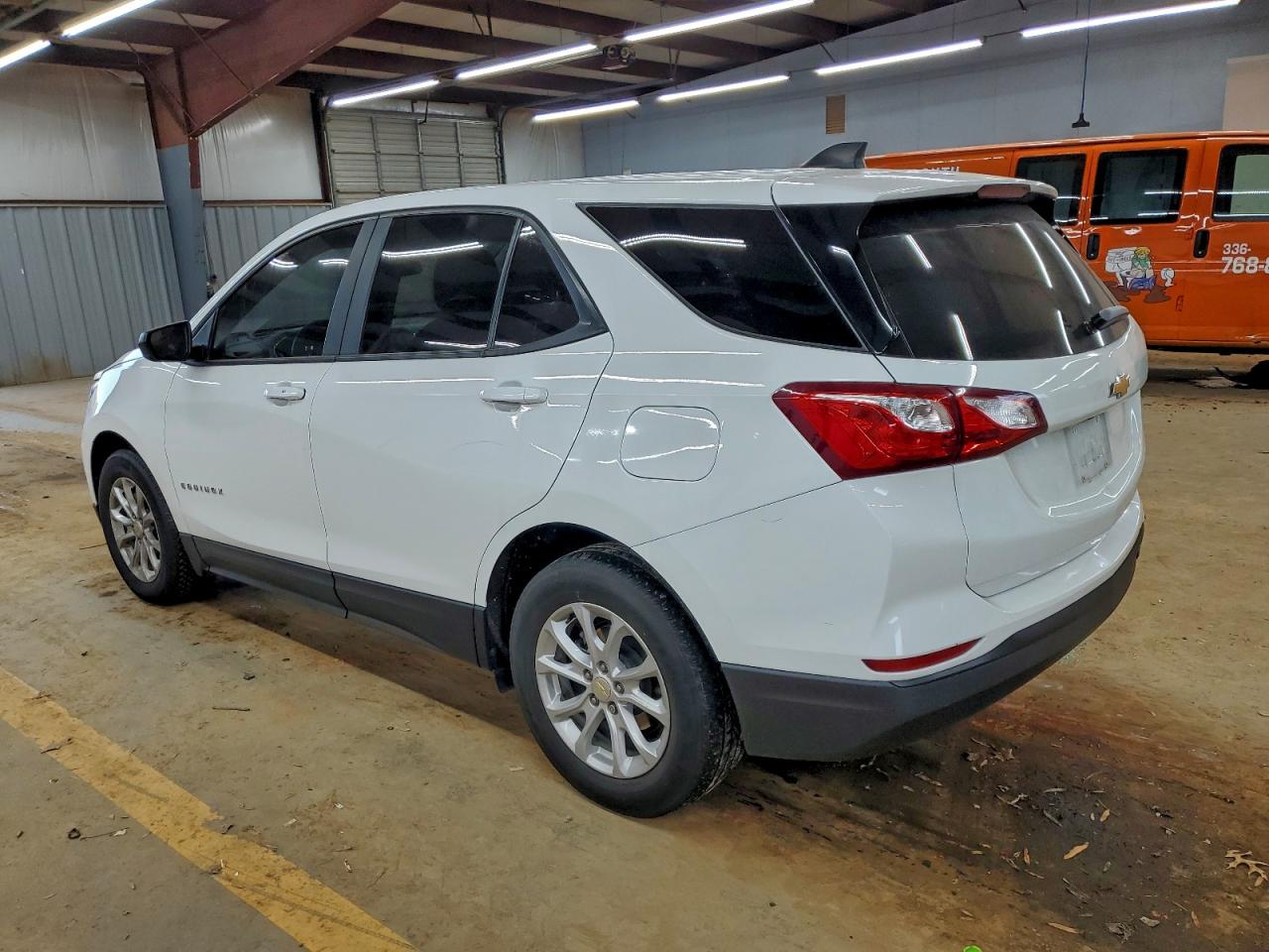 Chevrolet Equinox Ls Image 2