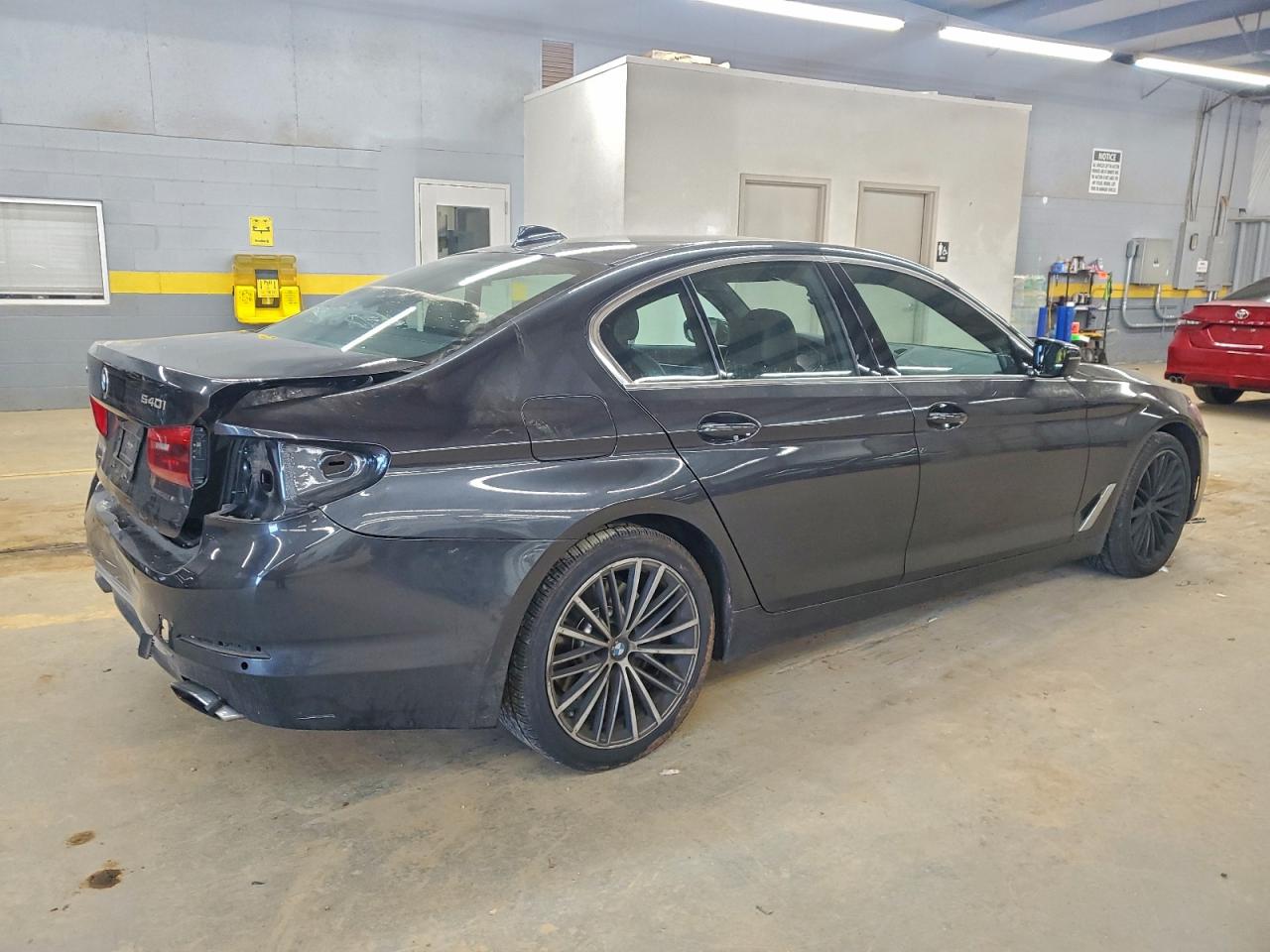 BMW 5 Series Xi Image 6