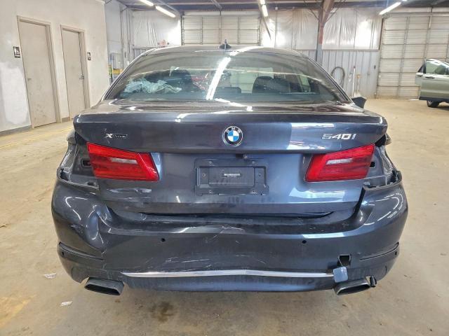 BMW 5 Series Xi Image 10