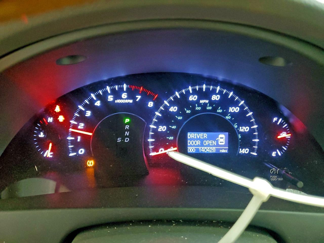 Toyota Camry Base Image 5