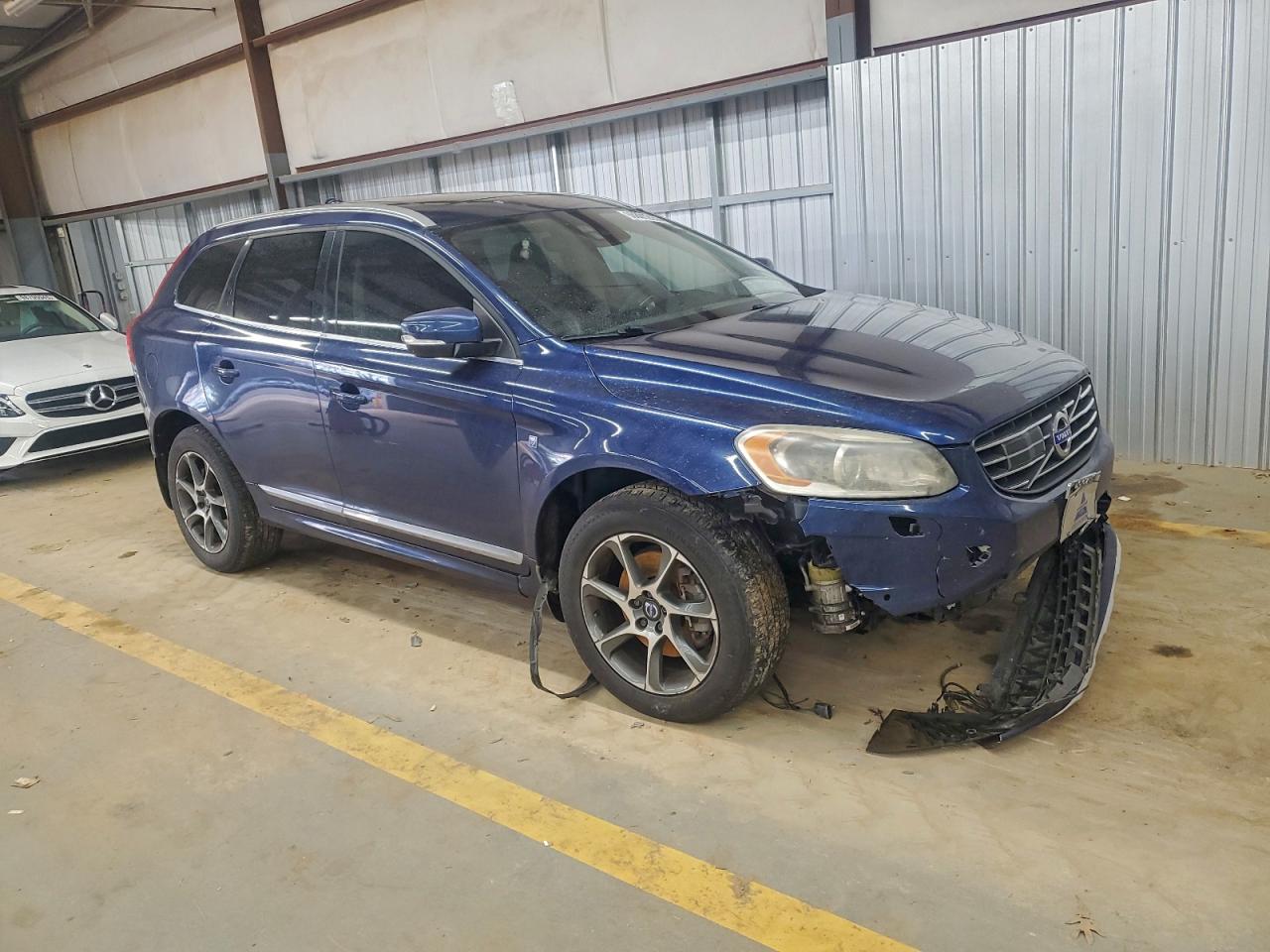 Volvo XC60 T6 Platinum Image 3