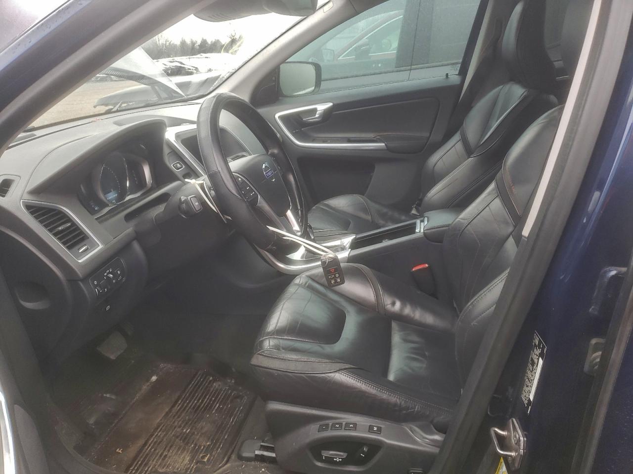 Volvo XC60 T6 Platinum Image 11