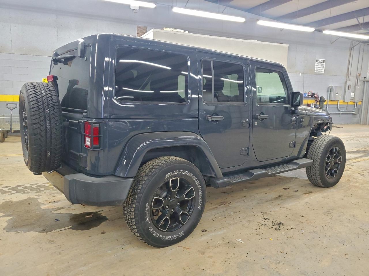 Jeep Wrangler Sahara Image 2