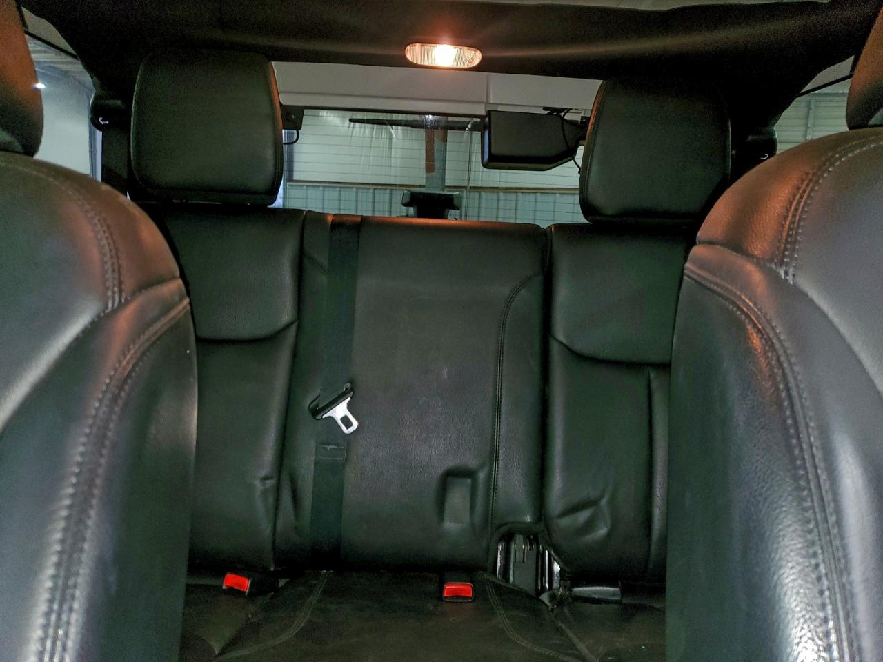 Jeep Wrangler Sahara Image 6