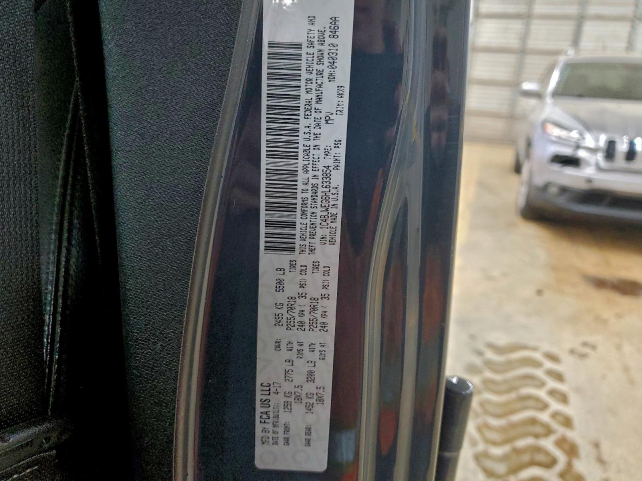 Jeep Wrangler Sahara Image 8