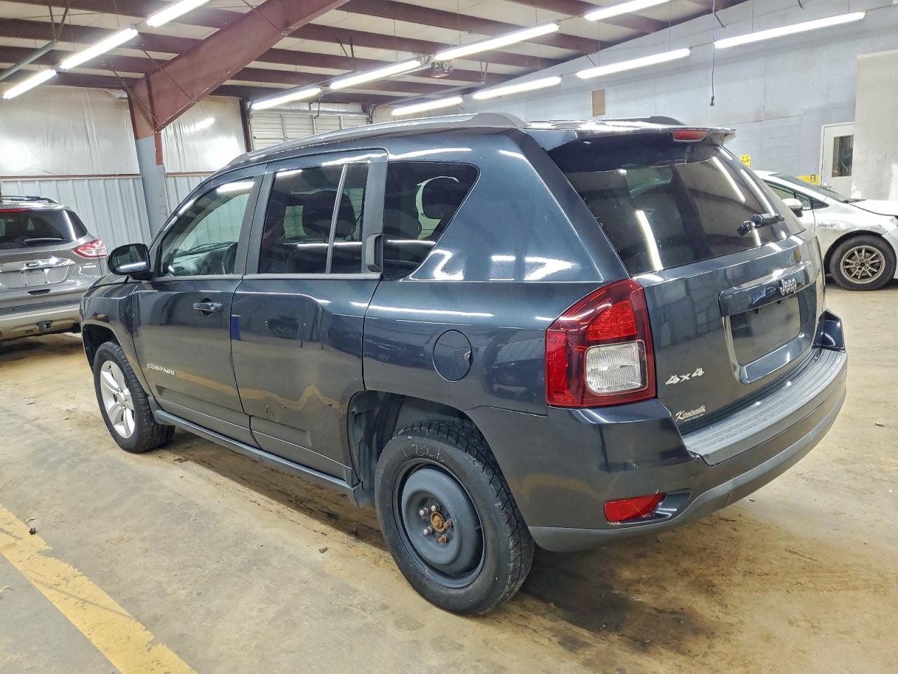 Jeep Compass Latitude Image 8