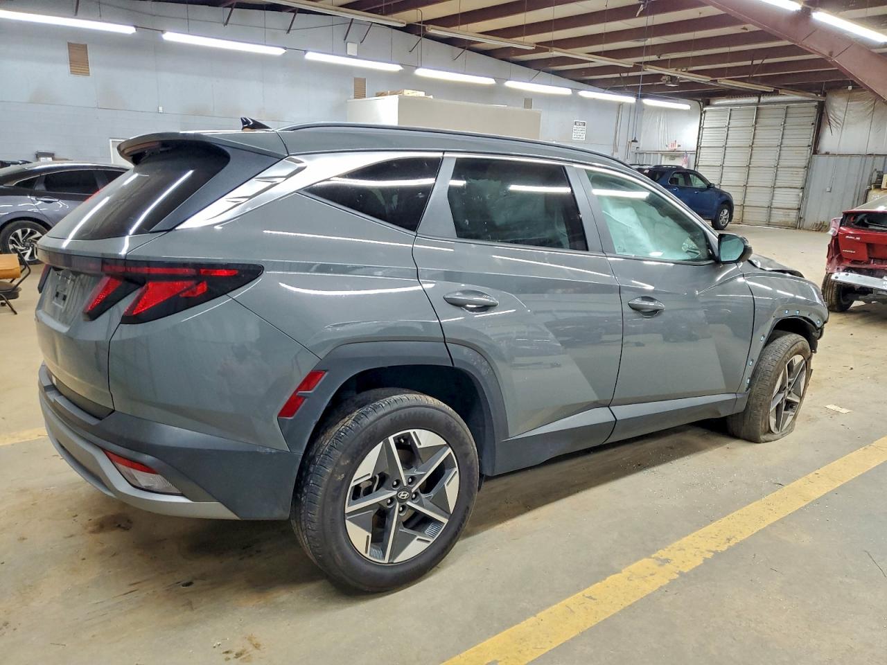 Hyundai TUCSON Sel Image 2