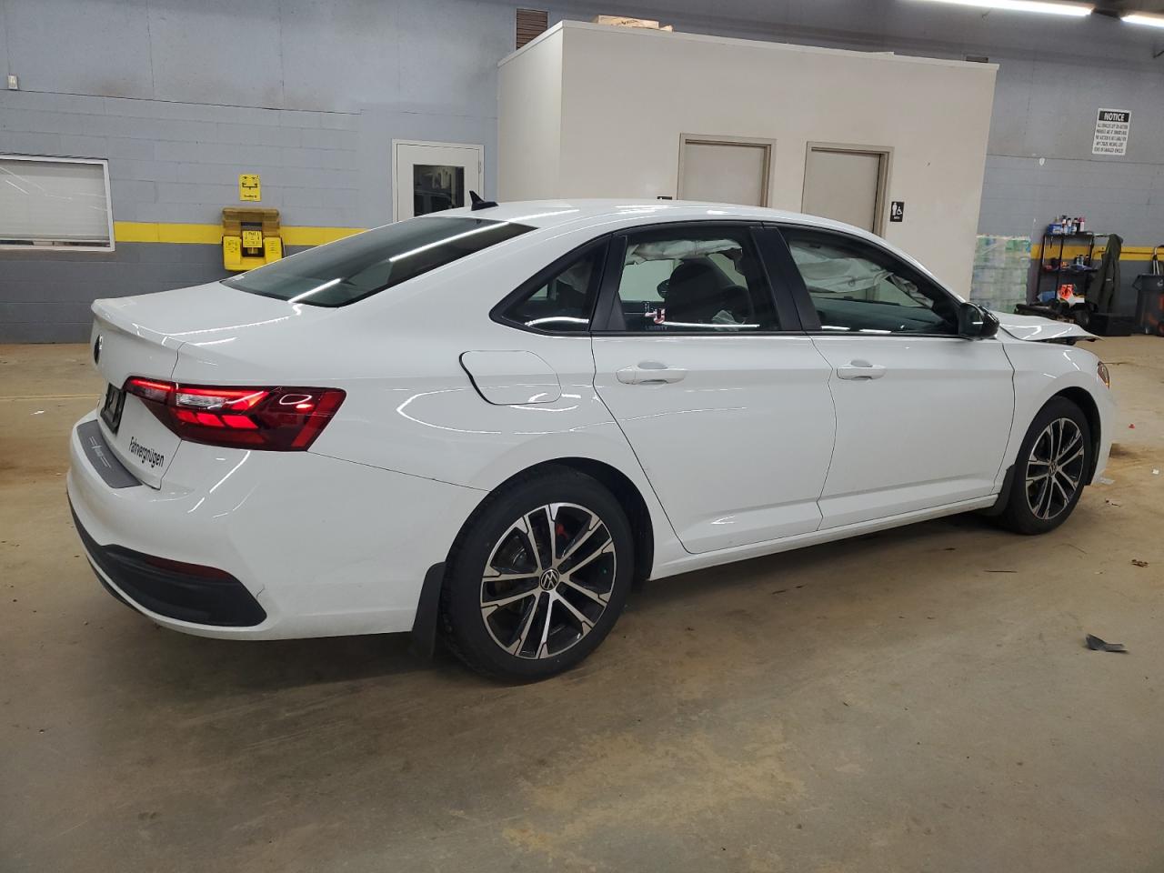 Volkswagen Jetta Sport Image 2