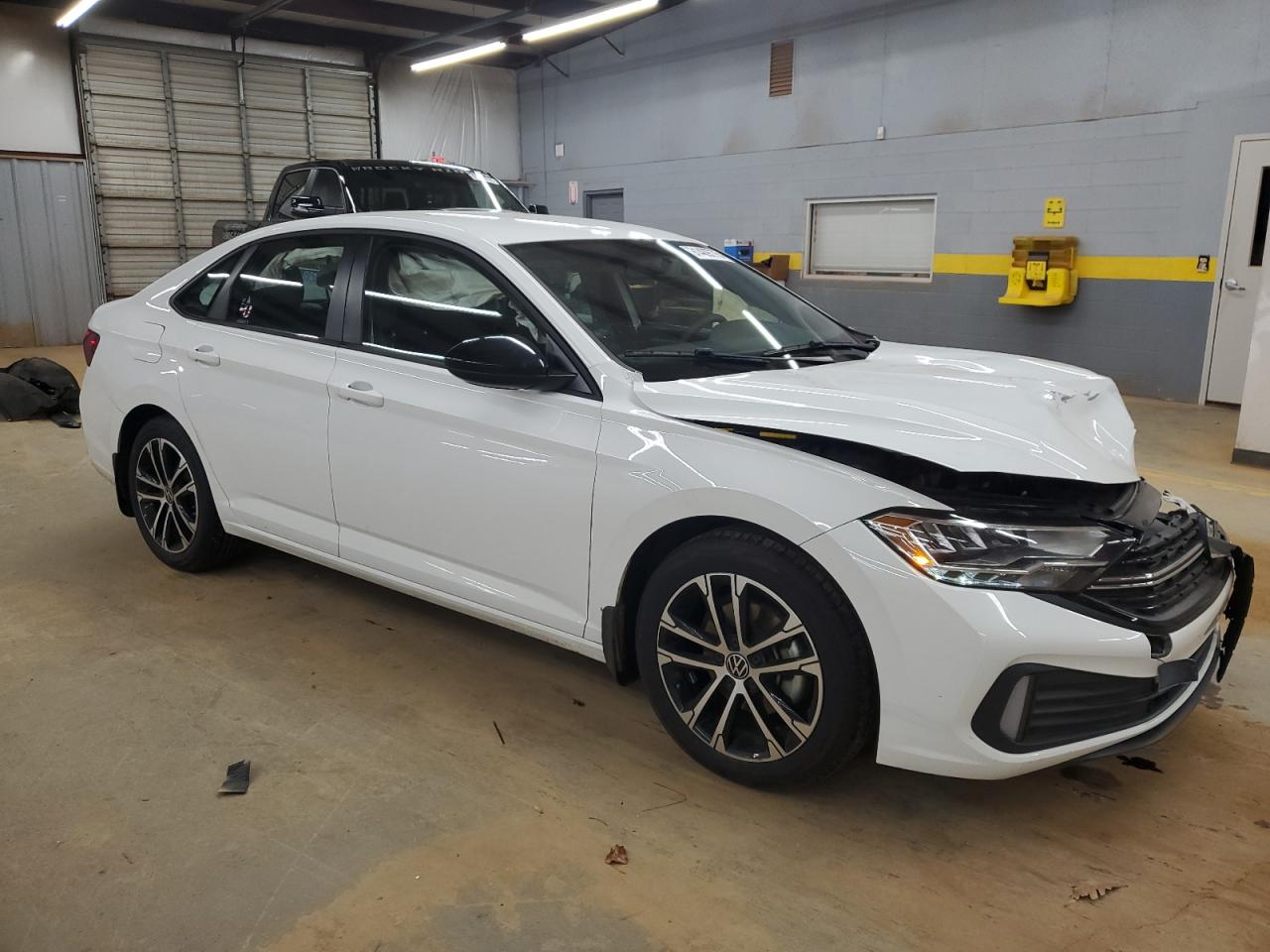 Volkswagen Jetta Sport Image 3