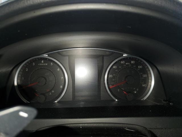 Toyota Camry Le Image 11