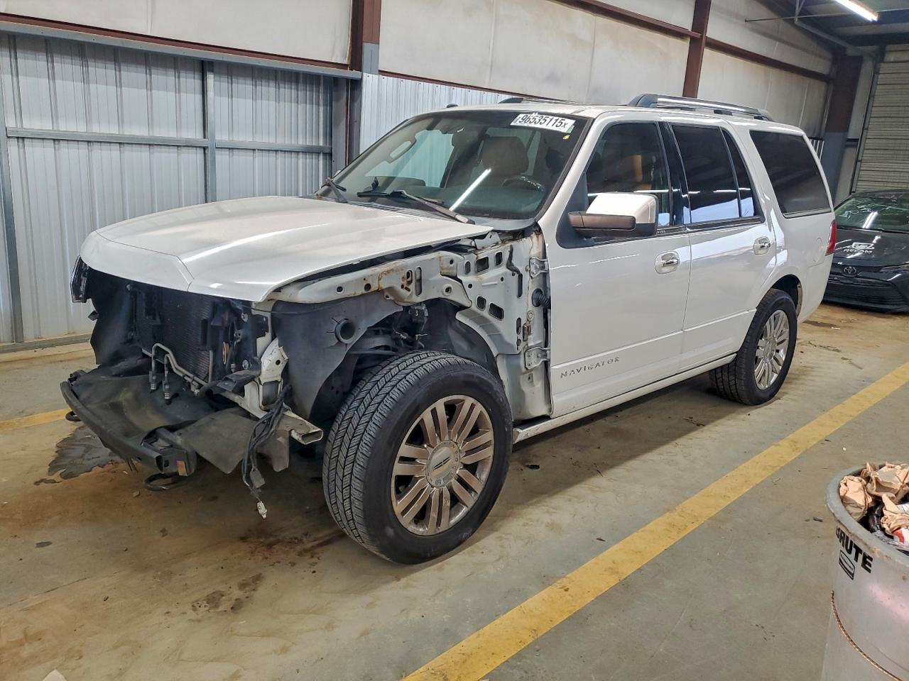 Lincoln Navigator Image 1