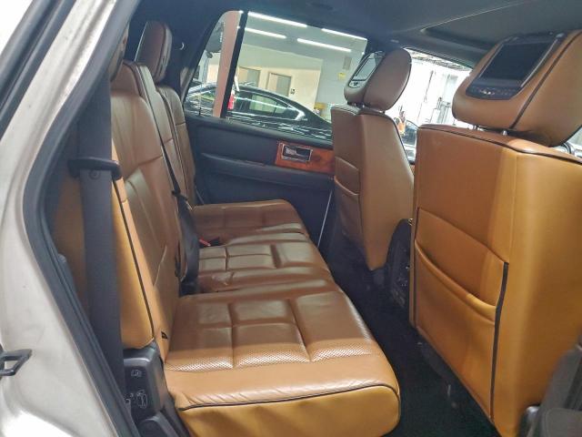 Lincoln Navigator Image 8