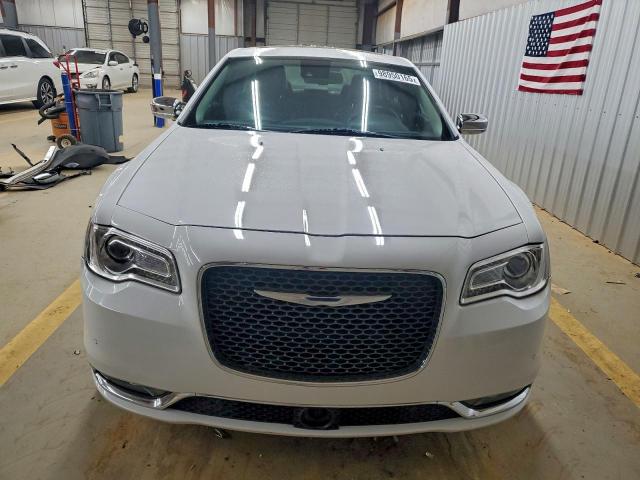 Chrysler 300 Image 6