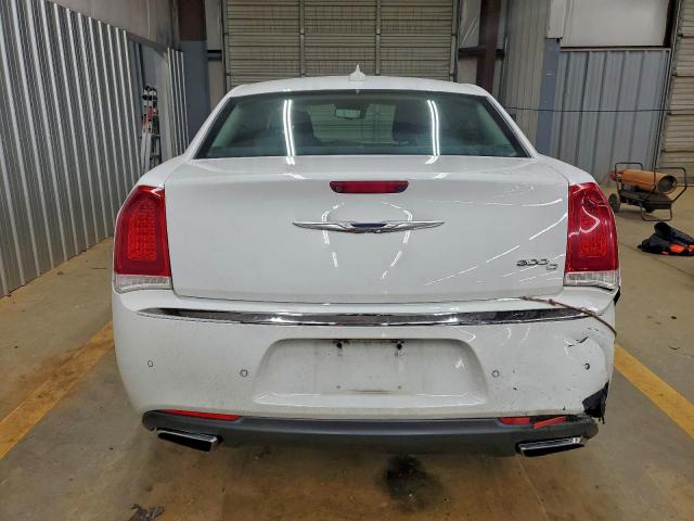 Chrysler 300 Image 12