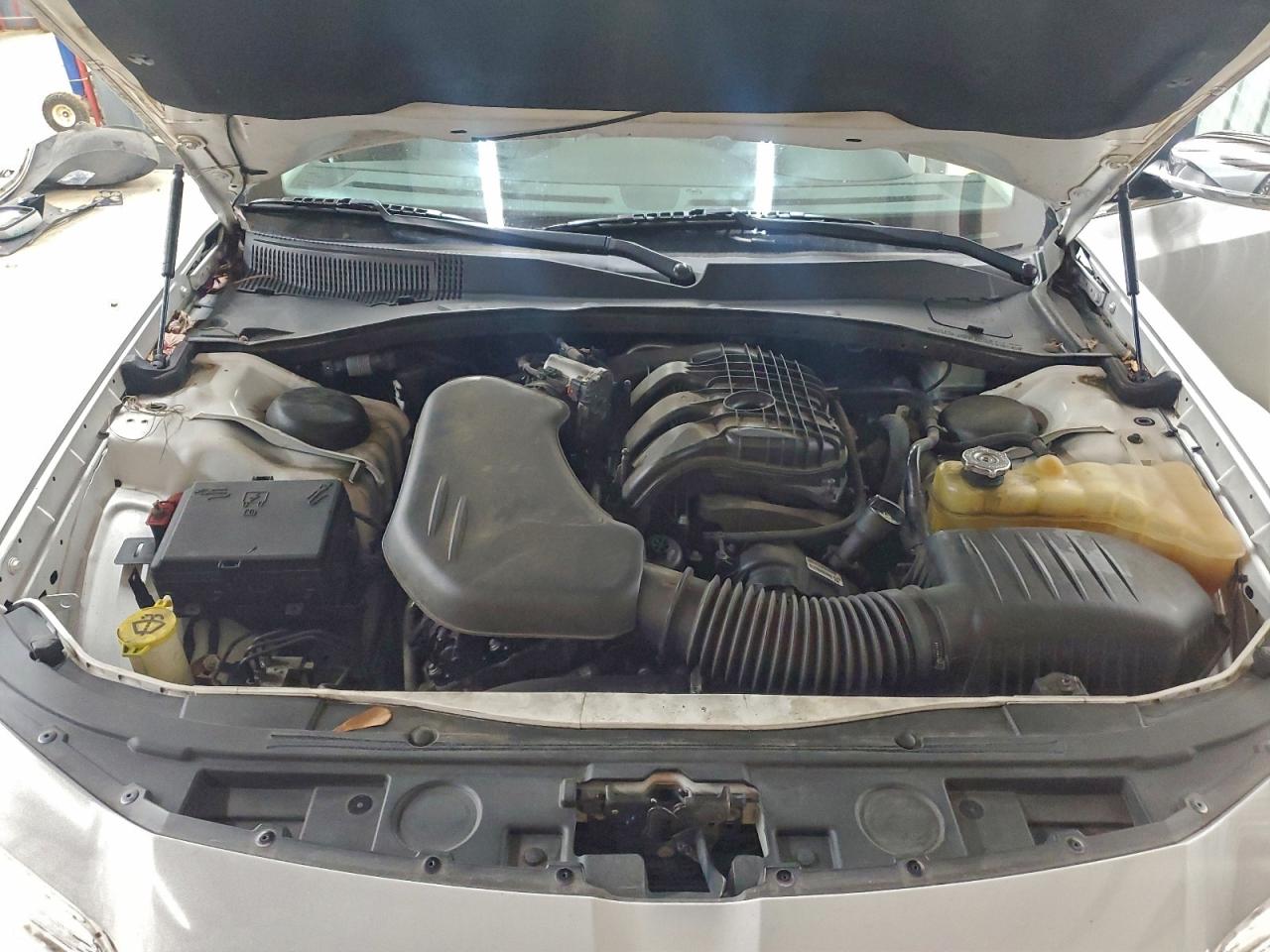 Chrysler 300 Image 9