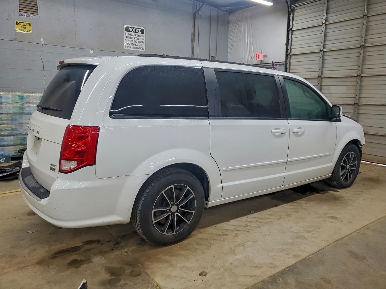 Dodge Caravan Gt Image 3