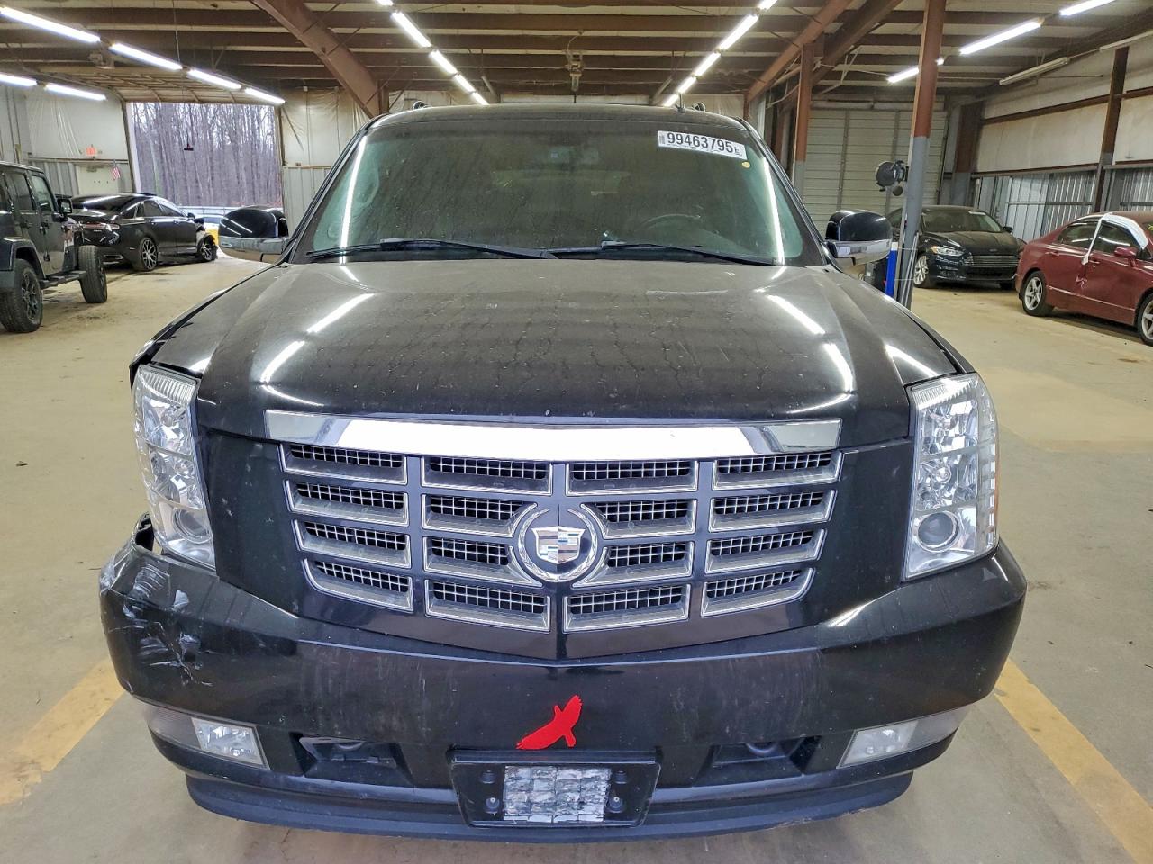 Cadillac Escalade Esv Image 3