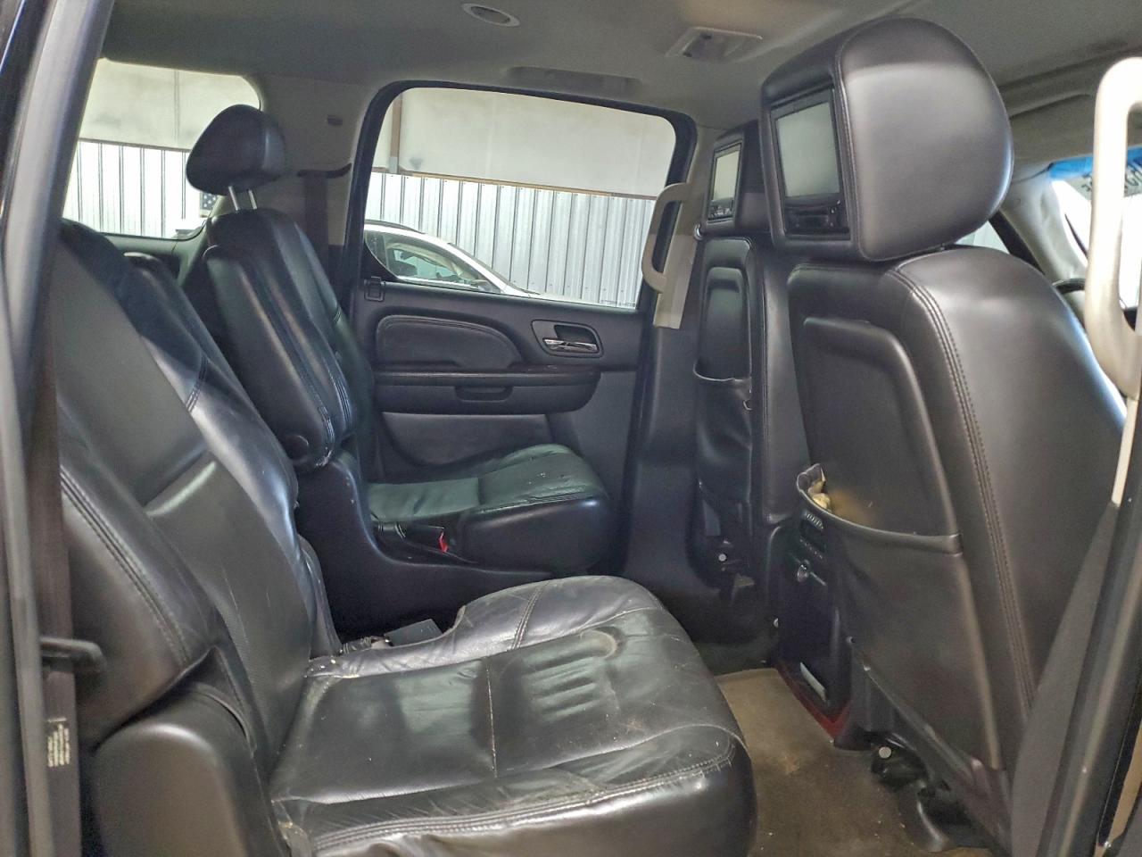 Cadillac Escalade Esv Image 6