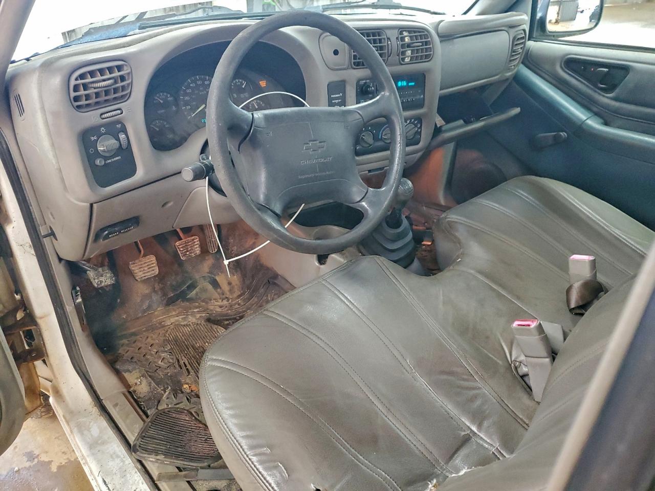 Chevrolet S-10 S10 Image 9